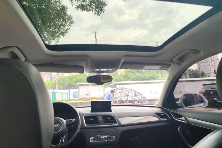 Used Audi Q3 2015 35 TFSI Comfort Model Headliner