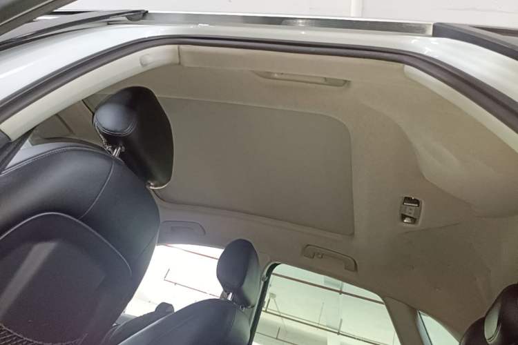 Used Audi Q3 2015 35 TFSI Ambition Edition Headliner