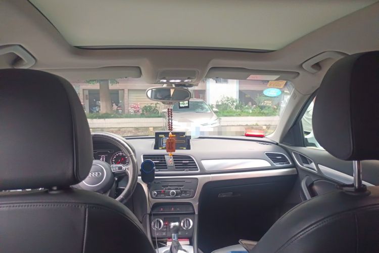 Used Audi Q3 2015 35 TFSI Comfort Model Headliner