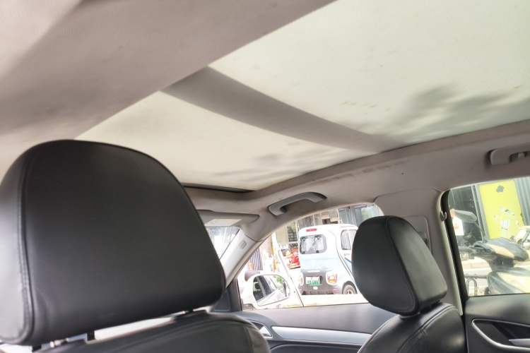 Used Audi Q3 2015 35 TFSI Comfort Model Headliner