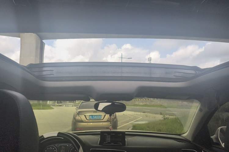 Used Audi Q3 2015 35 TFSI Comfort Model Headliner
