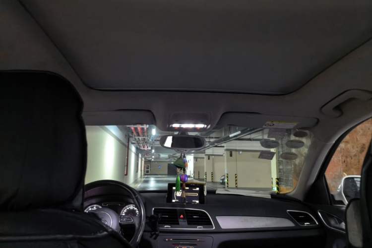 Used Audi Q3 2015 30 TFSI Ambition Edition Headliner