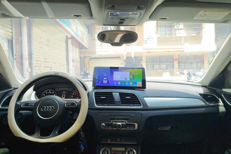 Used Audi Q3 2015 35 TFSI Comfort Model Headliner