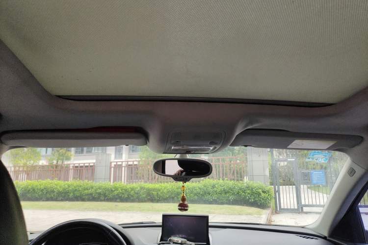 Used Audi Q3 2015 35 TFSI Comfort Model Headliner