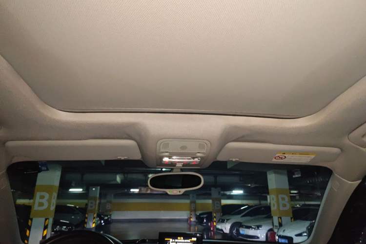 Used Audi Q3 2015 35 TFSI Comfort Model Headliner