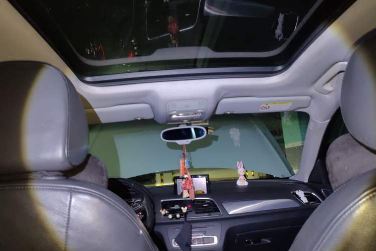 Used Audi Q3 2015 30 TFSI Comfort Model Headliner