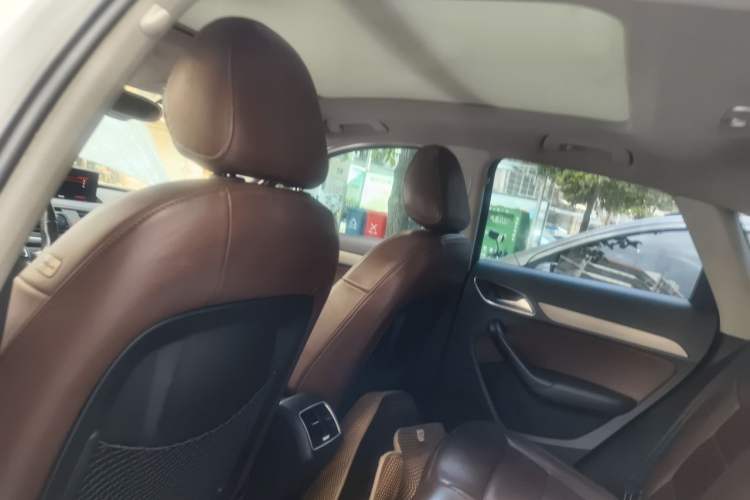 Used Audi Q3 2015 35 TFSI Ambition Edition Headliner