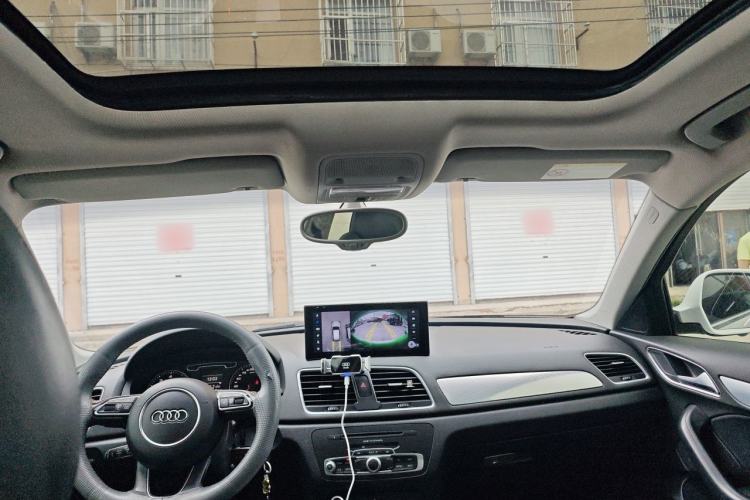 Used Audi Q3 2015 35 TFSI Comfort Model Headliner