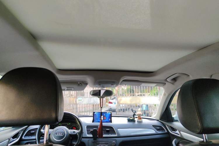 Used Audi Q3 2015 35 TFSI Ambition Edition Headliner