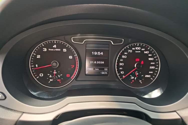 Used Audi Q3 2015 35 TFSI quattro Technology Edition Instrument Cluster