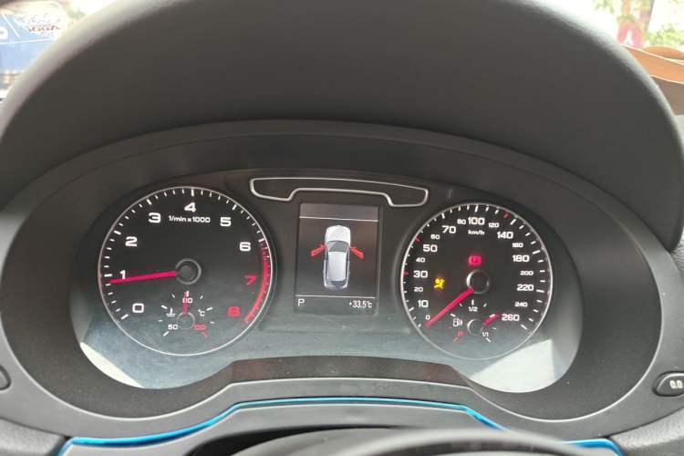 Used Audi Q3 2015 35 TFSI quattro Technology Edition Instrument Cluster