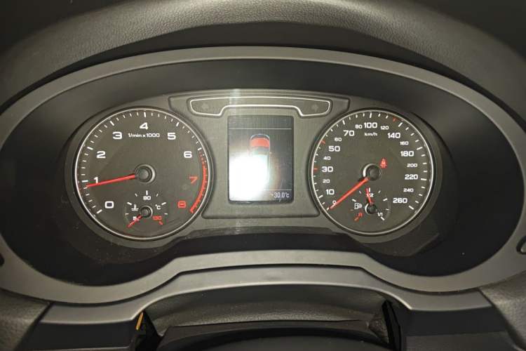 Used Audi Q3 2015 35 TFSI quattro Technology Edition Instrument Cluster
