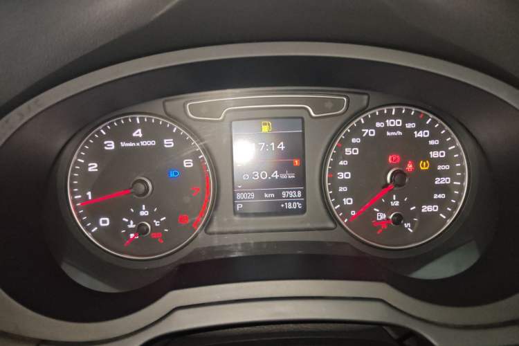 Used Audi Q3 2015 35 TFSI quattro Technology Edition Instrument Cluster
