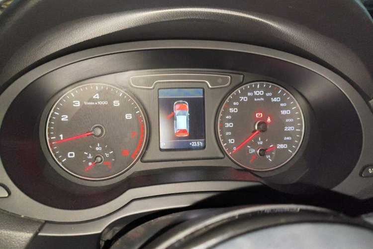 Used Audi Q3 2015 35 TFSI quattro Technology Edition Instrument Cluster