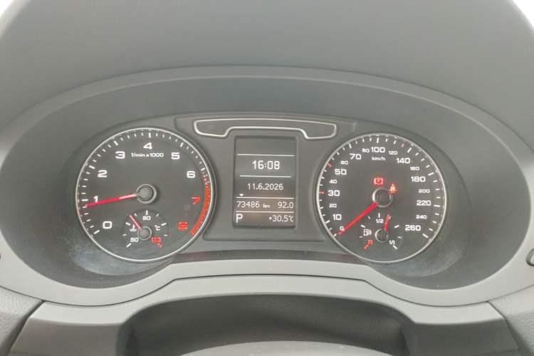 Used Audi Q3 2015 35 TFSI Ambition Edition Instrument Cluster