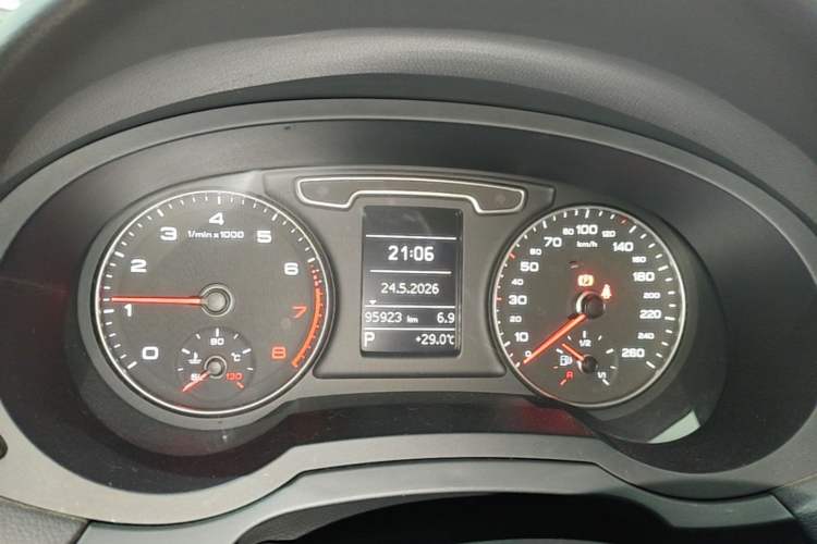 Used Audi Q3 2015 35 TFSI Comfort Model Instrument Cluster