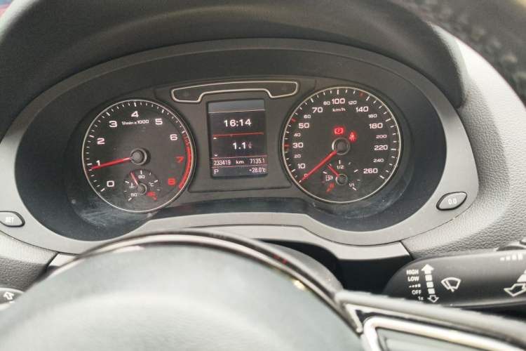 Used Audi Q3 2015 35 TFSI quattro Technology Edition Instrument Cluster