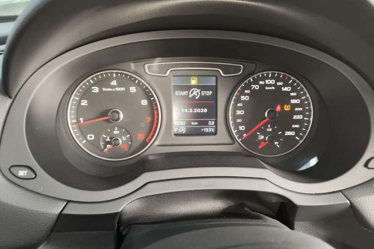Used Audi Q3 2015 35 TFSI quattro Millionth Anniversary Edition Instrument Cluster