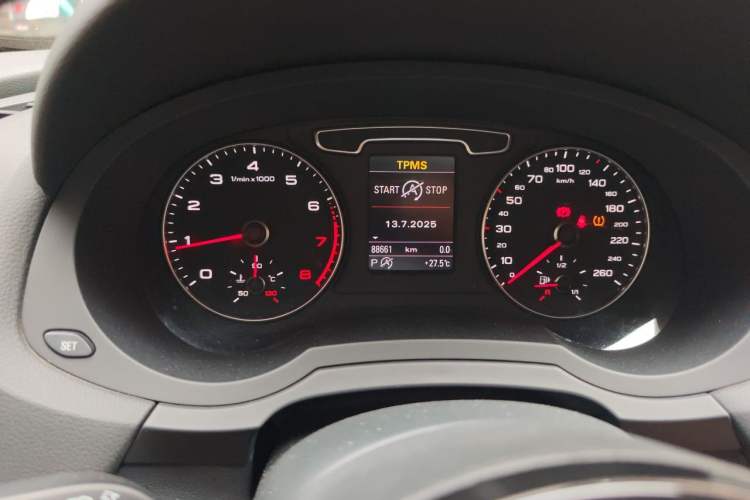 Used Audi Q3 2015 35 TFSI quattro Technology Edition Instrument Cluster