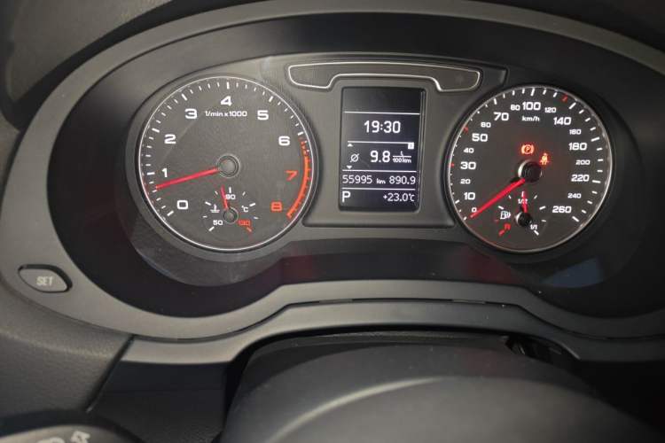 Used Audi Q3 2015 30 TFSI Comfort Model Instrument Cluster