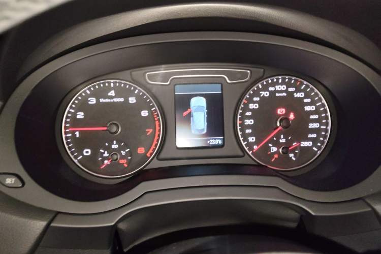 Used Audi Q3 2015 35 TFSI quattro Technology Edition Instrument Cluster