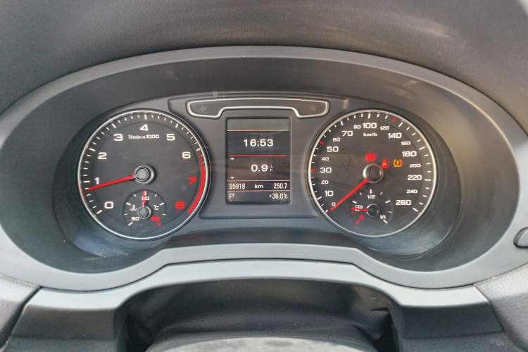 Used Audi Q3 2015 35 TFSI quattro Technology Edition Instrument Cluster