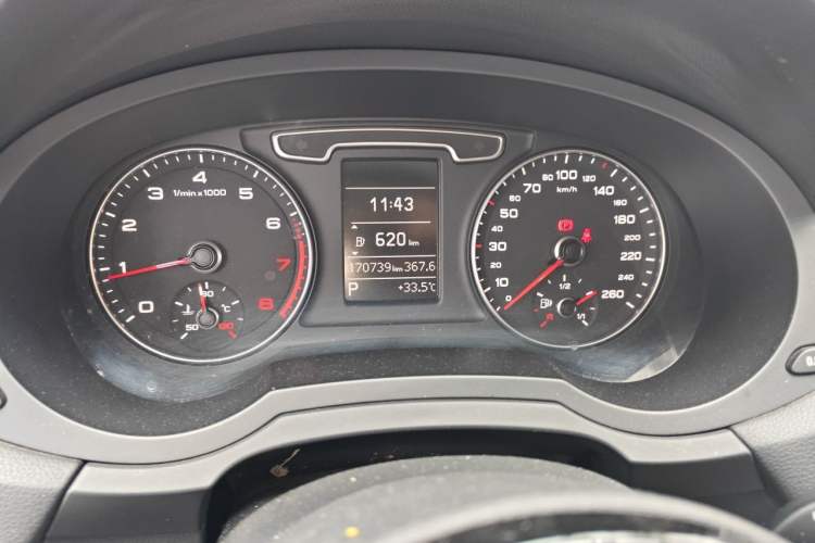 Used Audi Q3 2015 35 TFSI Comfort Model Instrument Cluster