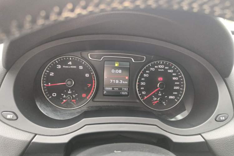 Used Audi Q3 2015 35 TFSI quattro Millionth Anniversary Edition Instrument Cluster