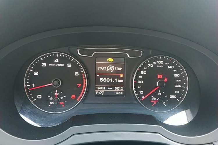 Used Audi Q3 2015 35 TFSI quattro Technology Edition Instrument Cluster