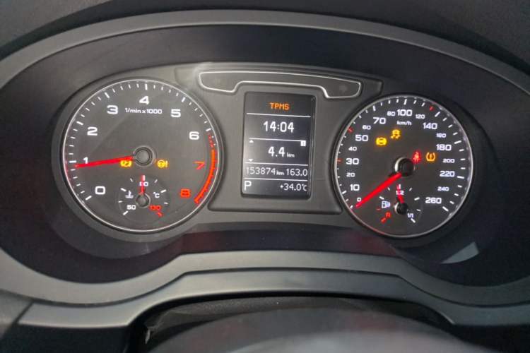 Used Audi Q3 2015 30 TFSI Ambition Edition Instrument Cluster