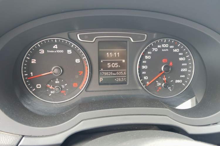 Used Audi Q3 2015 35 TFSI Comfort Model Instrument Cluster