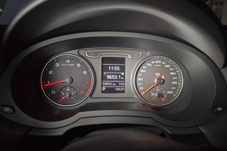 Used Audi Q3 2015 35 TFSI Comfort Model Instrument Cluster