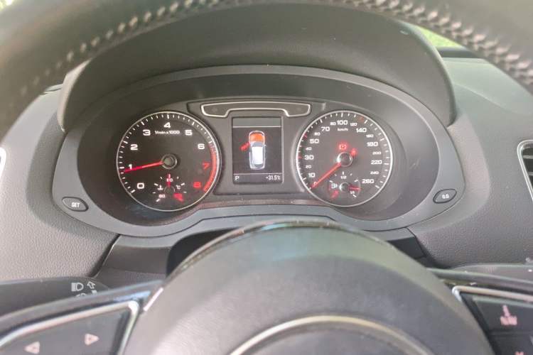 Used Audi Q3 2015 35 TFSI quattro Technology Edition Instrument Cluster