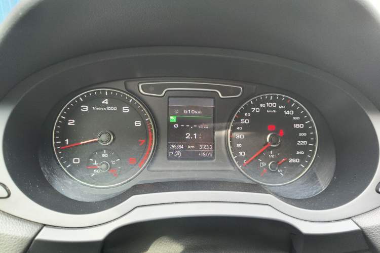Used Audi Q3 2015 35 TFSI quattro Technology Edition Instrument Cluster