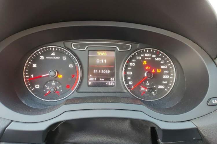 Used Audi Q3 2015 30 TFSI Comfort Model Instrument Cluster