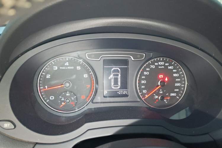 Used Audi Q3 2015 35 TFSI Comfort Model Instrument Cluster