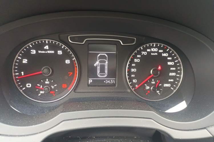 Used Audi Q3 2015 35 TFSI Comfort Model Instrument Cluster