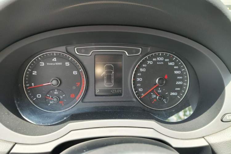 Used Audi Q3 2015 35 TFSI Comfort Model Instrument Cluster