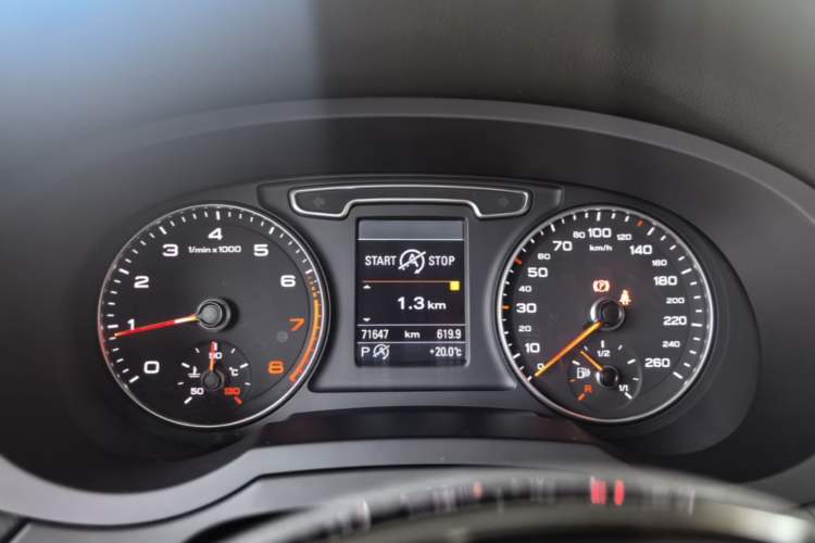 Used Audi Q3 2015 35 TFSI quattro Technology Edition Instrument Cluster