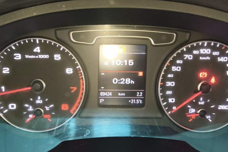 Used Audi Q3 2015 35 TFSI quattro Luxury Edition Instrument Cluster