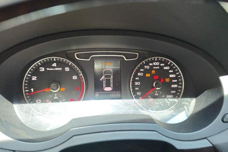 Used Audi Q3 2015 35 TFSI Comfort Model Instrument Cluster