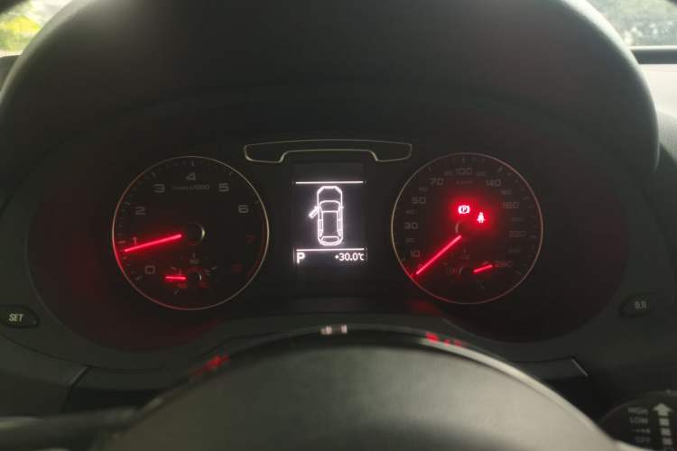 Used Audi Q3 2015 30 TFSI Comfort Model Instrument Cluster
