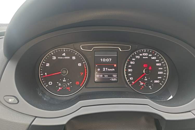 Used Audi Q3 2015 35 TFSI quattro Technology Edition Instrument Cluster