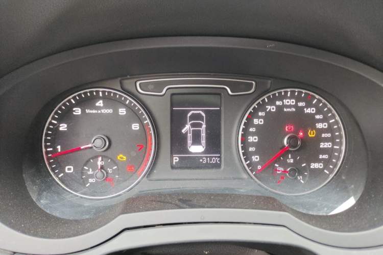 Used Audi Q3 2015 35 TFSI Comfort Model Instrument Cluster