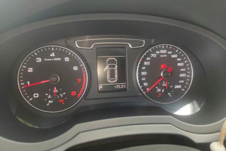 Used Audi Q3 2015 35 TFSI Comfort Model Instrument Cluster