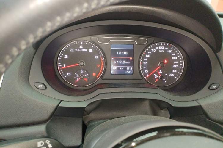 Used Audi Q3 2015 35 TFSI quattro Technology Edition Instrument Cluster