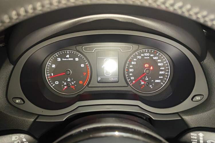 Used Audi Q3 2015 35 TFSI Comfort Model Instrument Cluster
