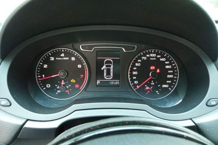 Used Audi Q3 2015 35 TFSI Comfort Model Instrument Cluster