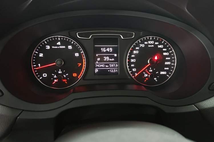 Used Audi Q3 2015 30 TFSI Comfort Model Instrument Cluster
