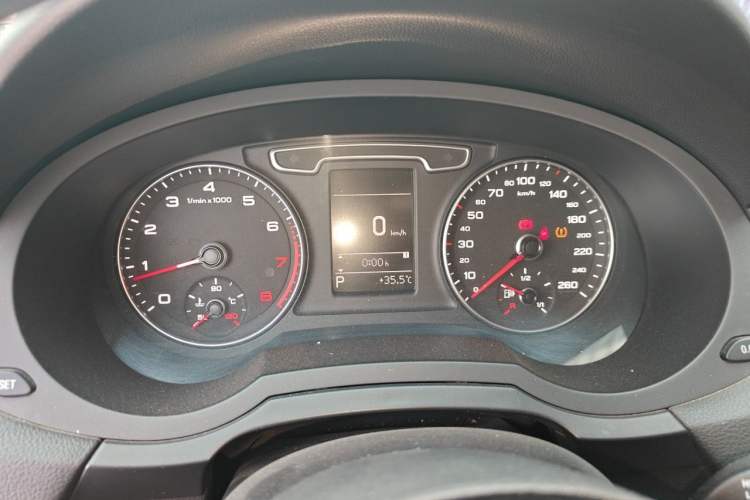 Used Audi Q3 2015 35 TFSI Ambition Edition Instrument Cluster